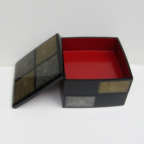 輪島塗重箱 角形 二段 -シノブの沈金仕上げ- [内面朱色/外面黒色] 胴