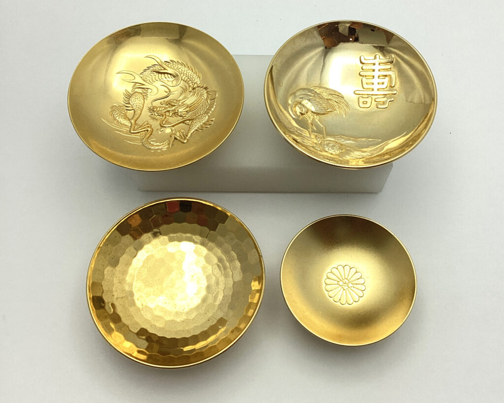 金相場高騰中！】お家に眠っている「金杯」は本物の金？見分け方を紹介