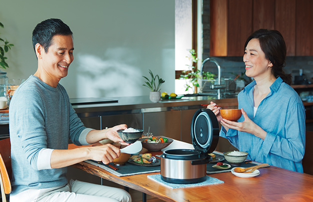 ブラウン炊飯器 2合炊き RZ-TS202 HITACHI IH炊飯器 日立 炊飯器 IH