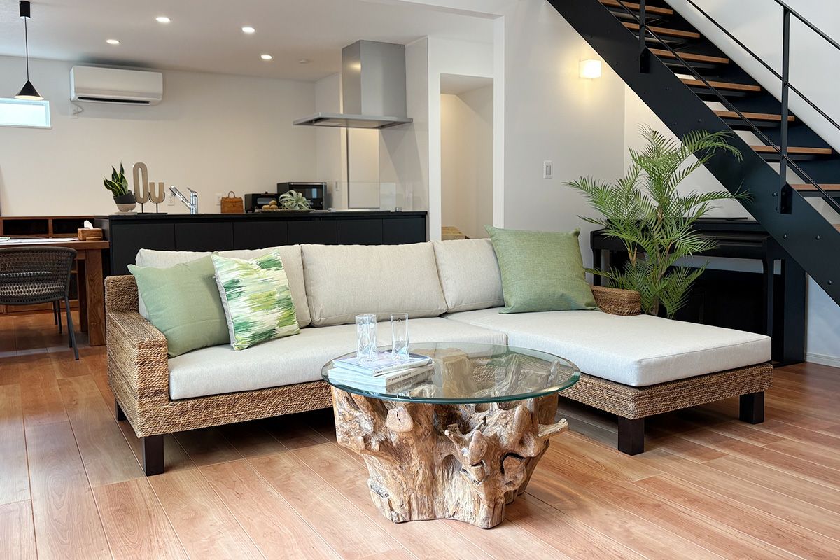 kaja 古木ルーツテーブル（Φ80）(ホワイトカラー) 自然の力強さを