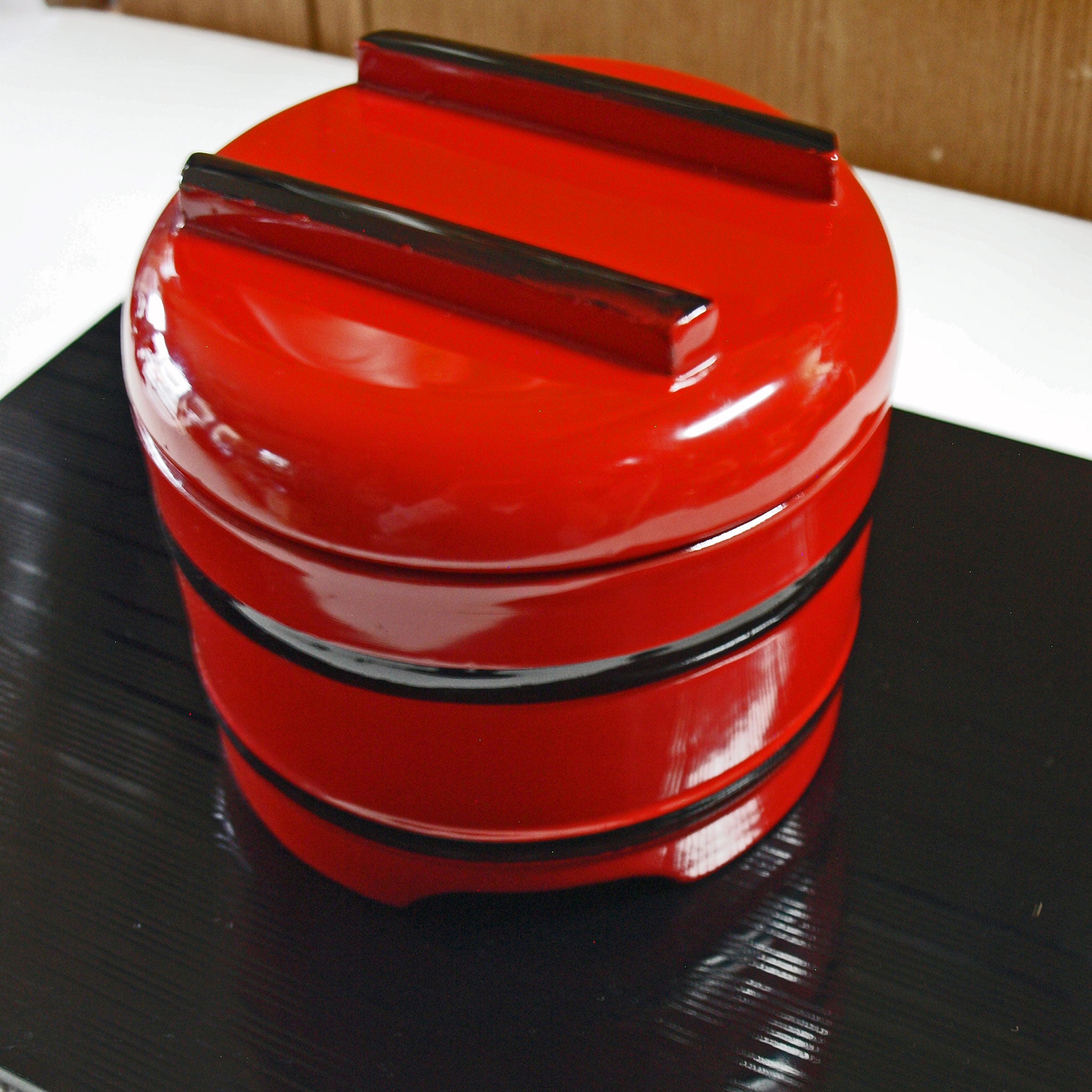 飯器・盛器・祝儀櫃・木製フタ付・漆朱塗内黒 – かく丸漆器問屋EC