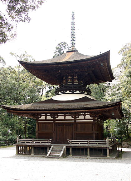 滋賀県の塔 石山寺多宝塔