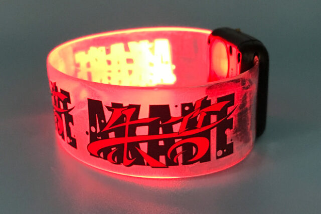 FANTASTICS ダイヤモンド型ペンライト、アクリルキーホルダー