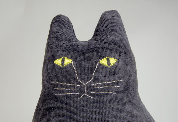 ご予約】Tomotake 動物クッション（黒猫 ネロ）｜恵文社一乗寺店