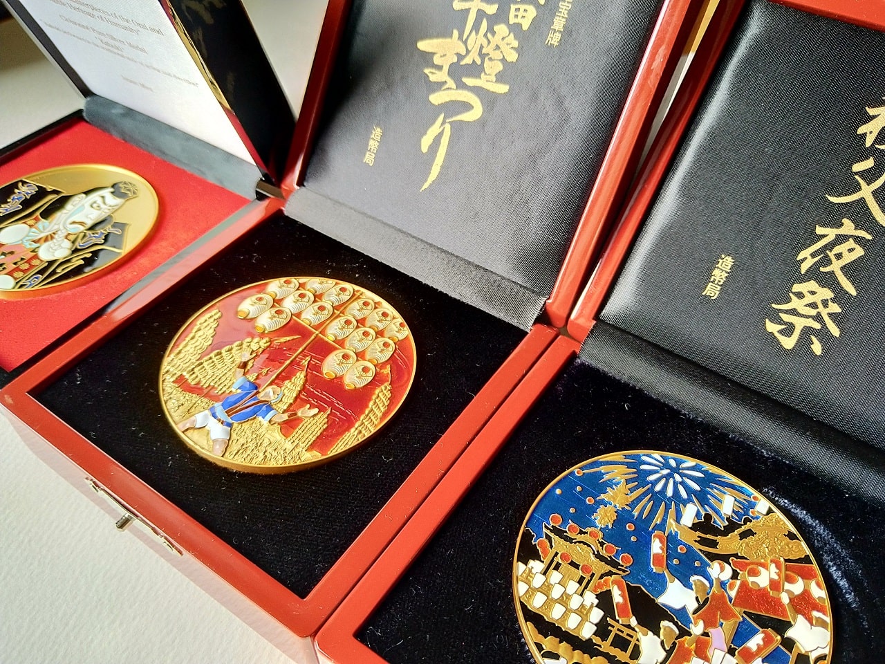 造幣局製の七宝章牌ケース変更点 | 金銀砂子・造幣局の金属工芸品の魅力