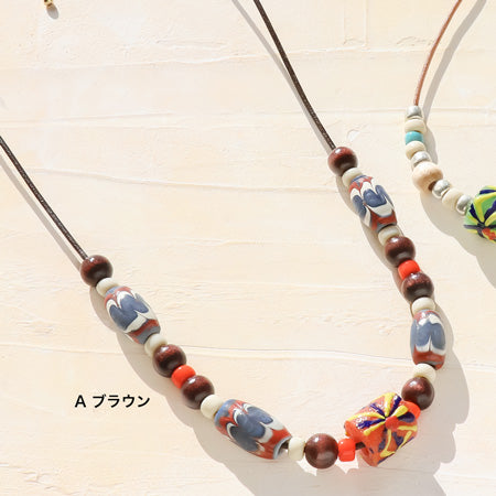 レシピNo.KR0835 アフリカントレードビーズのレザーネックレス2種 – 貴