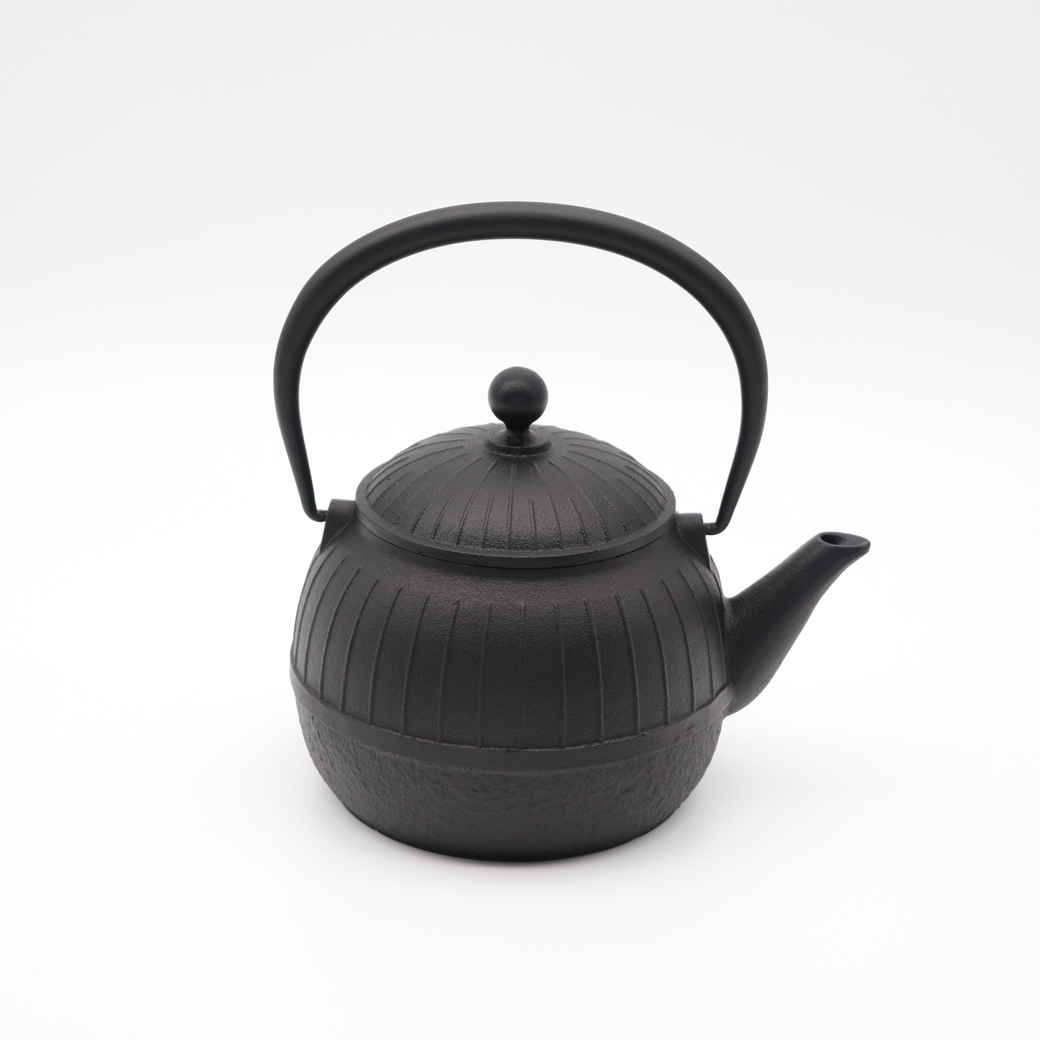 細工鉄製 達摩・羅漢紋高彫 唐銅蓋 銅取手 無銘 鉄瓶 美品