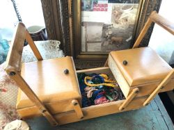 フランスアンティーク ソーイングスタンド 木製×ファブリック フリンジ