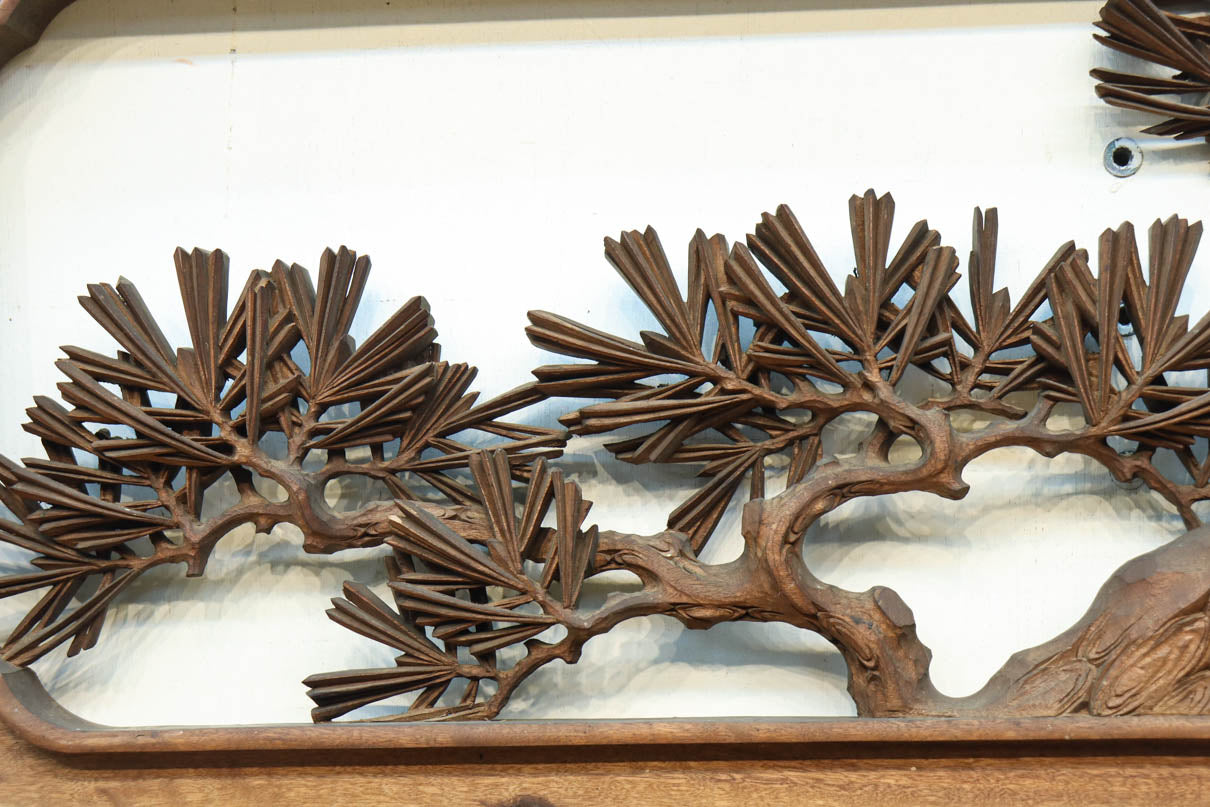 枝ぶりや幹の太さで貫禄ある松の彫刻欄間 EZ2428ab 在庫(a:1 b:1)枚