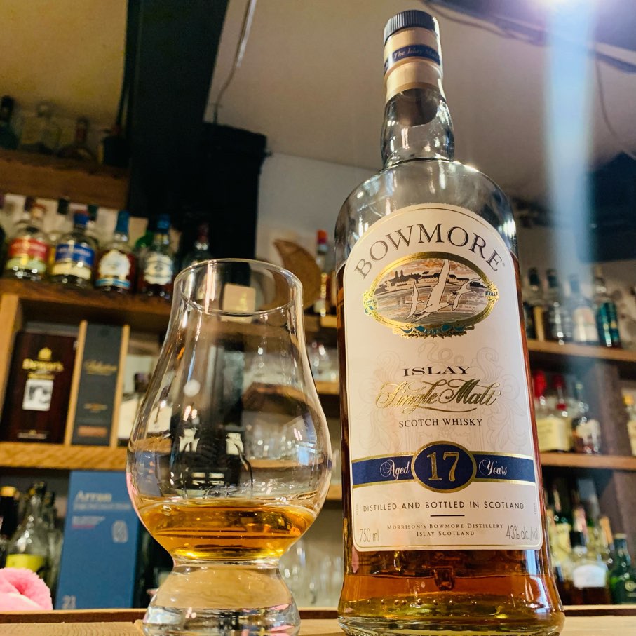 レビュー】ボウモア17年(旧/カモメラベル) 43%の味と評価は
