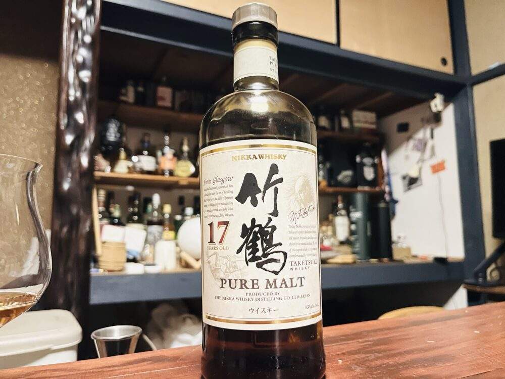 レビュー】竹鶴 17年 ピュアモルト 43%の味と評価は？定価と市場価格も