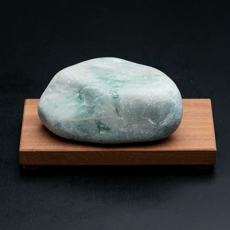 海石・市振海岸産・720g】（高品質濃緑色ヒスイ）糸魚川天然翡翠原石