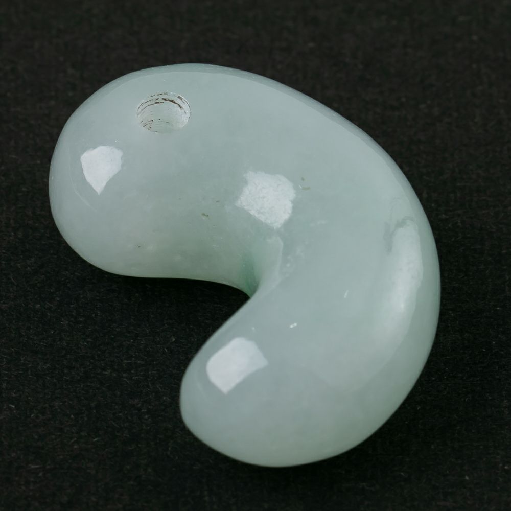 極上プレミアム・アイスジェイド・神話の勾玉・透明感抜群・艶美麗