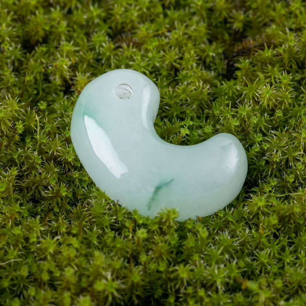 極上プレミアム・アイスジェイド・神話の勾玉・透明感抜群・艶美麗