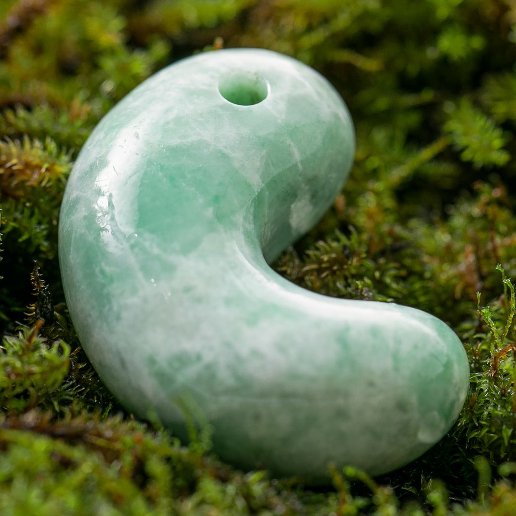 糸魚川翡翠 たまご 玉玉 糸魚川翡翠 たまご 玉玉 緑色 糸魚川翡翠勾玉