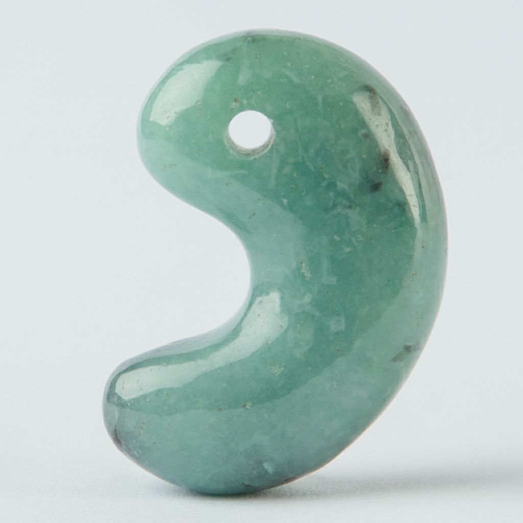 ✳摩訶不思議 氷紋様‼️開運勾玉糸魚川翡翠ジェダイト本物の鑑定鑑別