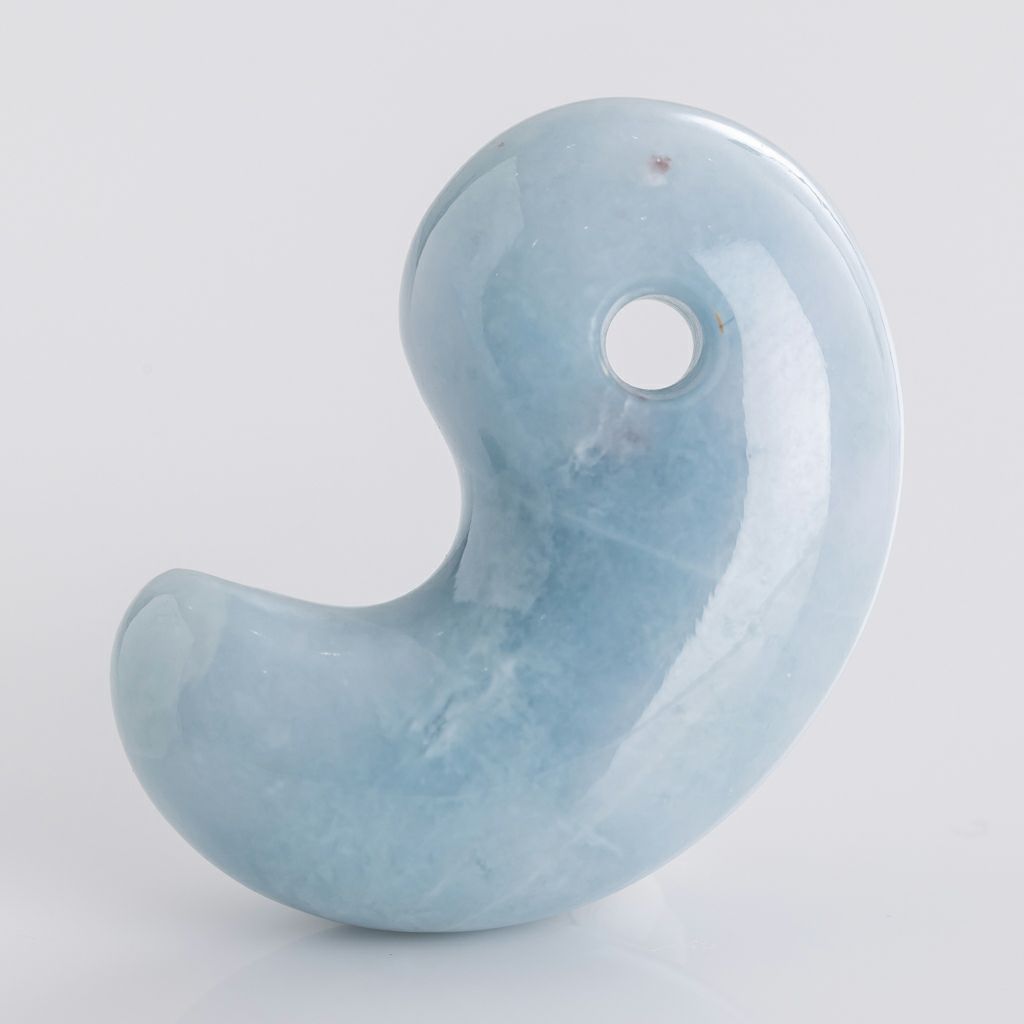 勾玉／青色（入コン沢）ヒスイ | 糸魚川翡翠工房こたき