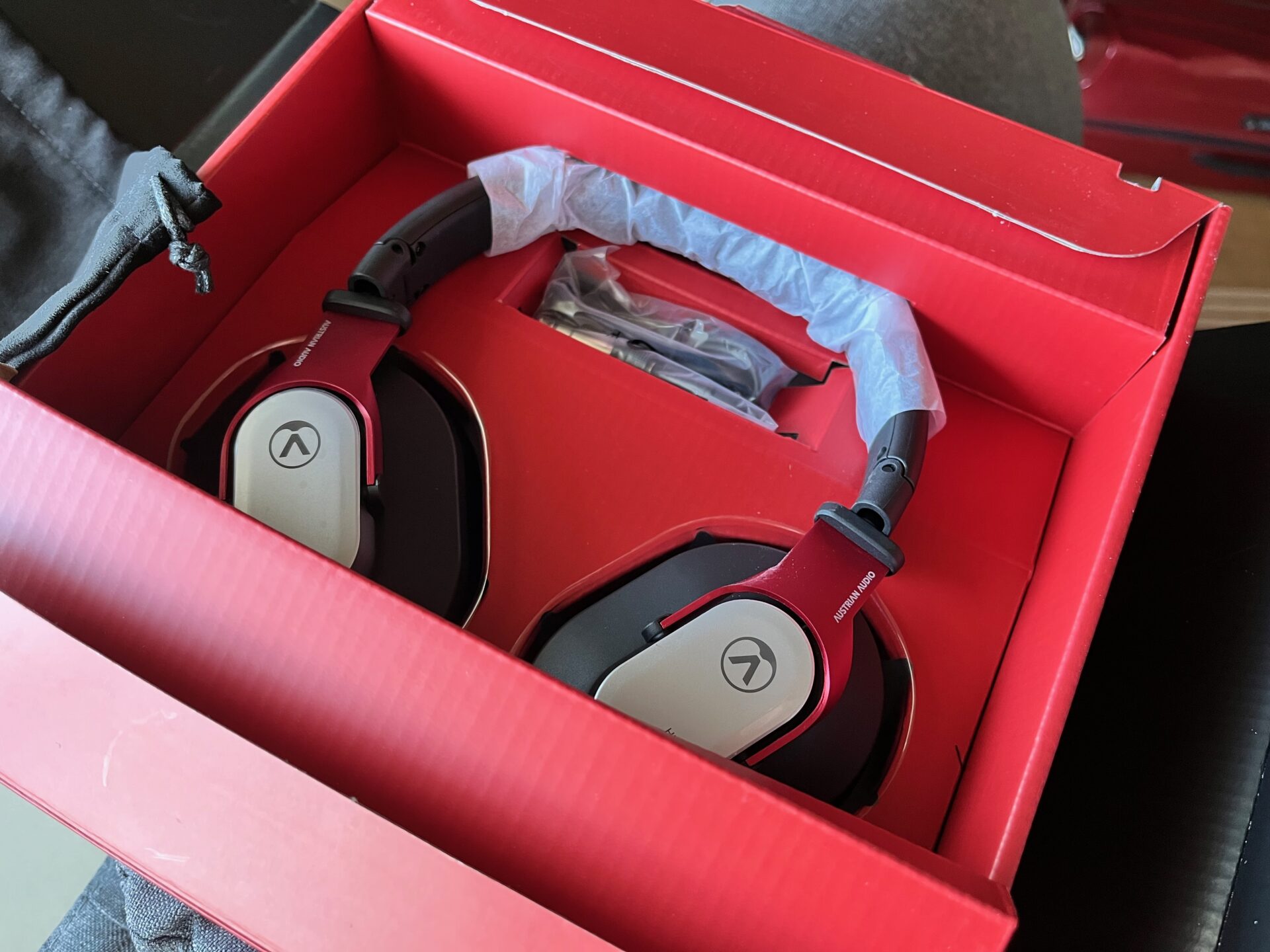 OC18とHi-X15 密閉型ヘッドホンの音を聴いて Austrian Audioについて