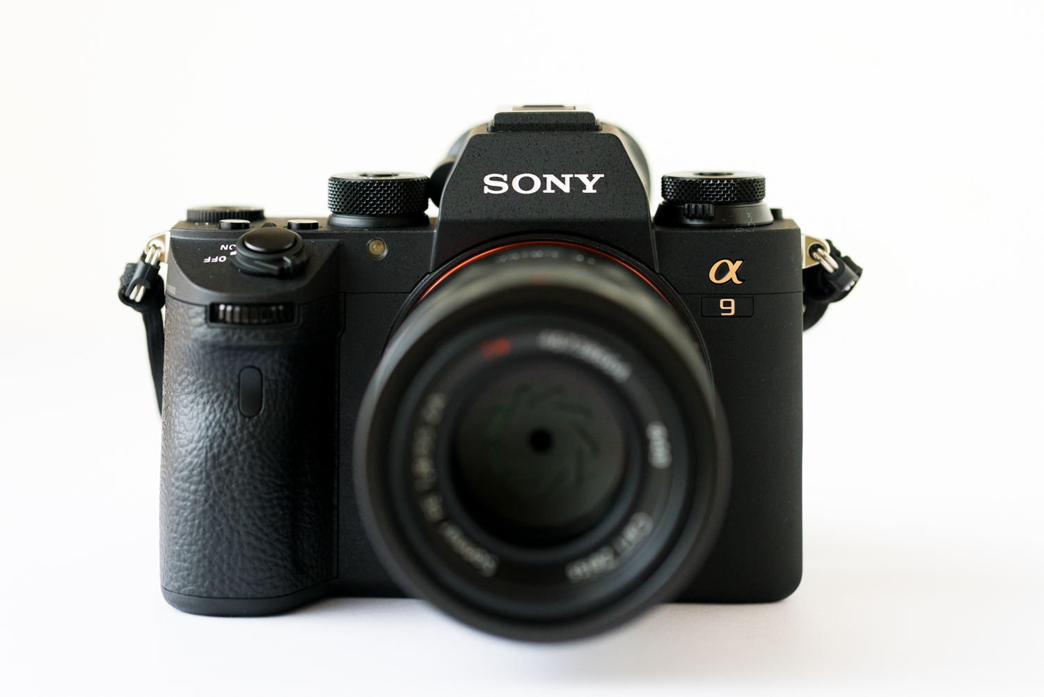 機材の話】SONYのミラーレス一眼カメラ「α」と「α9」│コトノハカメラ