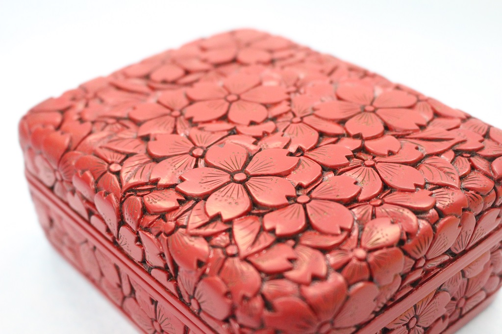 漆の美を求めて 村上木彫堆朱展 | 伝統工芸 青山スクエア