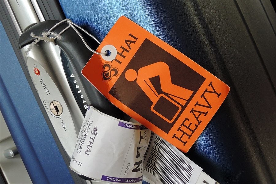 飛行機で預け荷物に付けられる「HEAVYタグ」 | KURU KURA（くるくら）