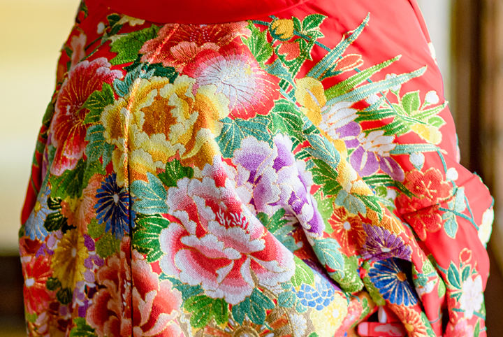 相良刺繍の色打掛（京都和装前撮り）｜京都好日