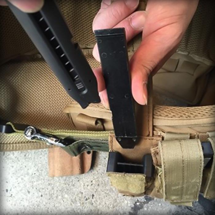 SCAR次世代電動ガン ドットサイト、マガジン4本・マガジンポーチ2つ他