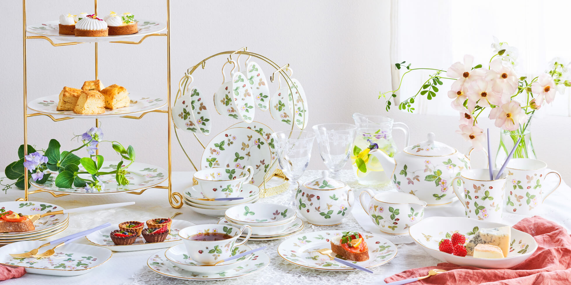 ウェッジウッド（Wedgwood） ホリデイ スノーグローブ／スノードーム