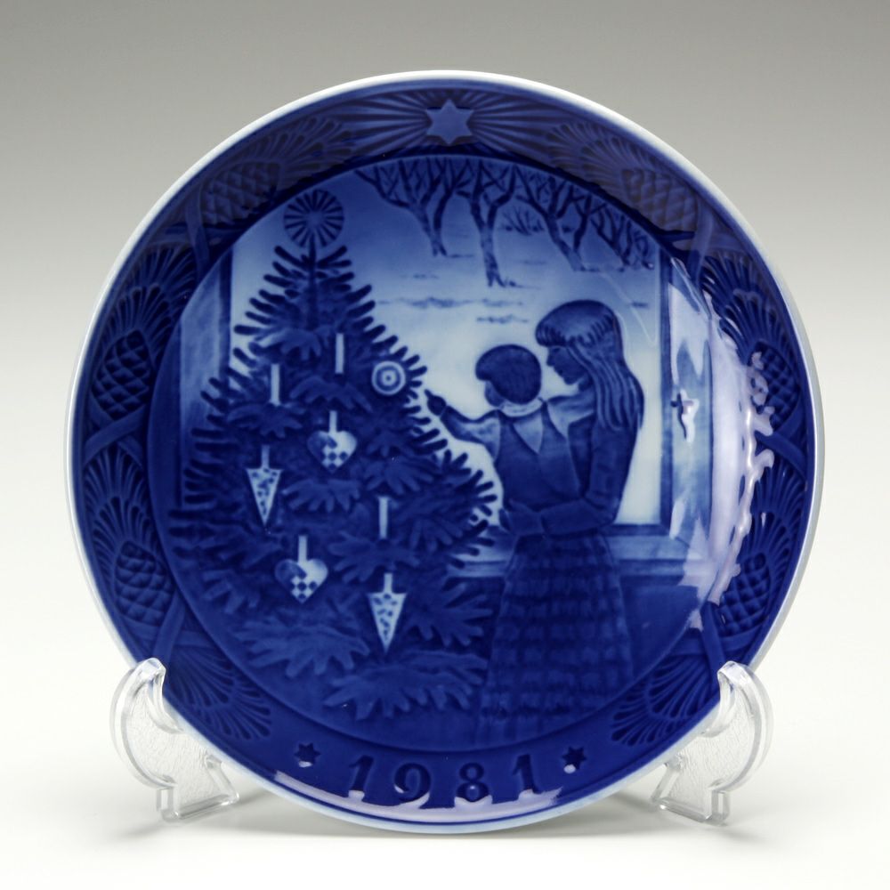 ロイヤルコペンハーゲン（Royal Copenhagen） イヤープレート 1911年