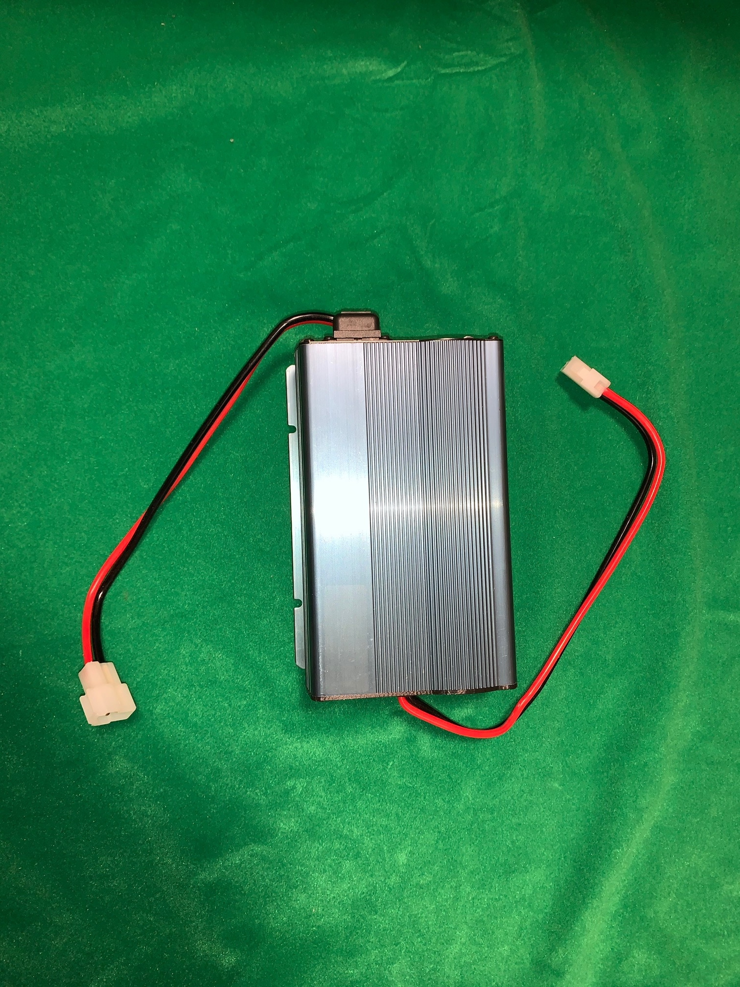 新発売 DCDCインバーター 11V→13．8V 連続25A 最大32A 送料込