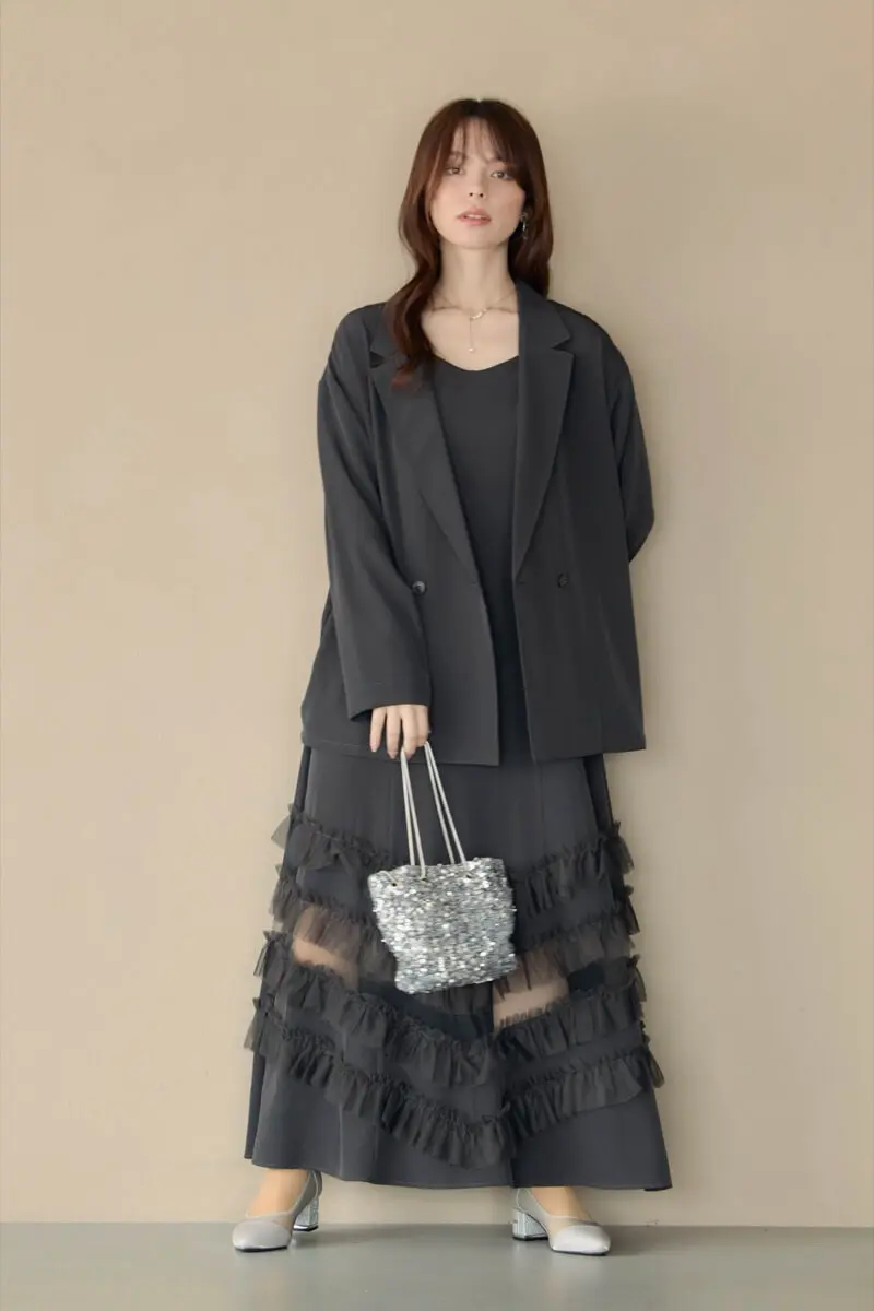 チャコールのトランスペアレントヘムセットアップドレス | et.UNiVER