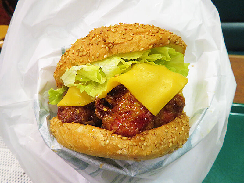 バッジラッキーピエロハンバーガー黄色