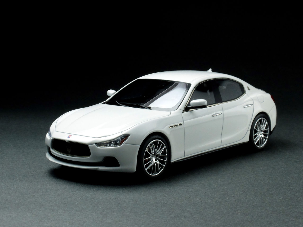 1/43 Maserati Ghibli : 車模型工房 アトリエ243