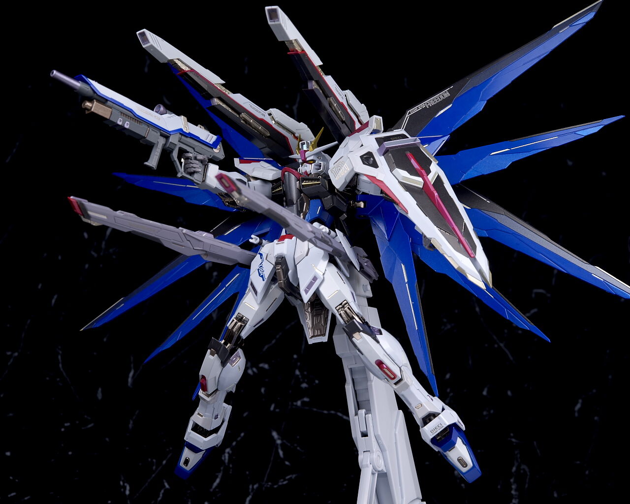 METALBUILDフリーダムガンダムCONCEPT 2 SNOWSPARKLE METALBUILD