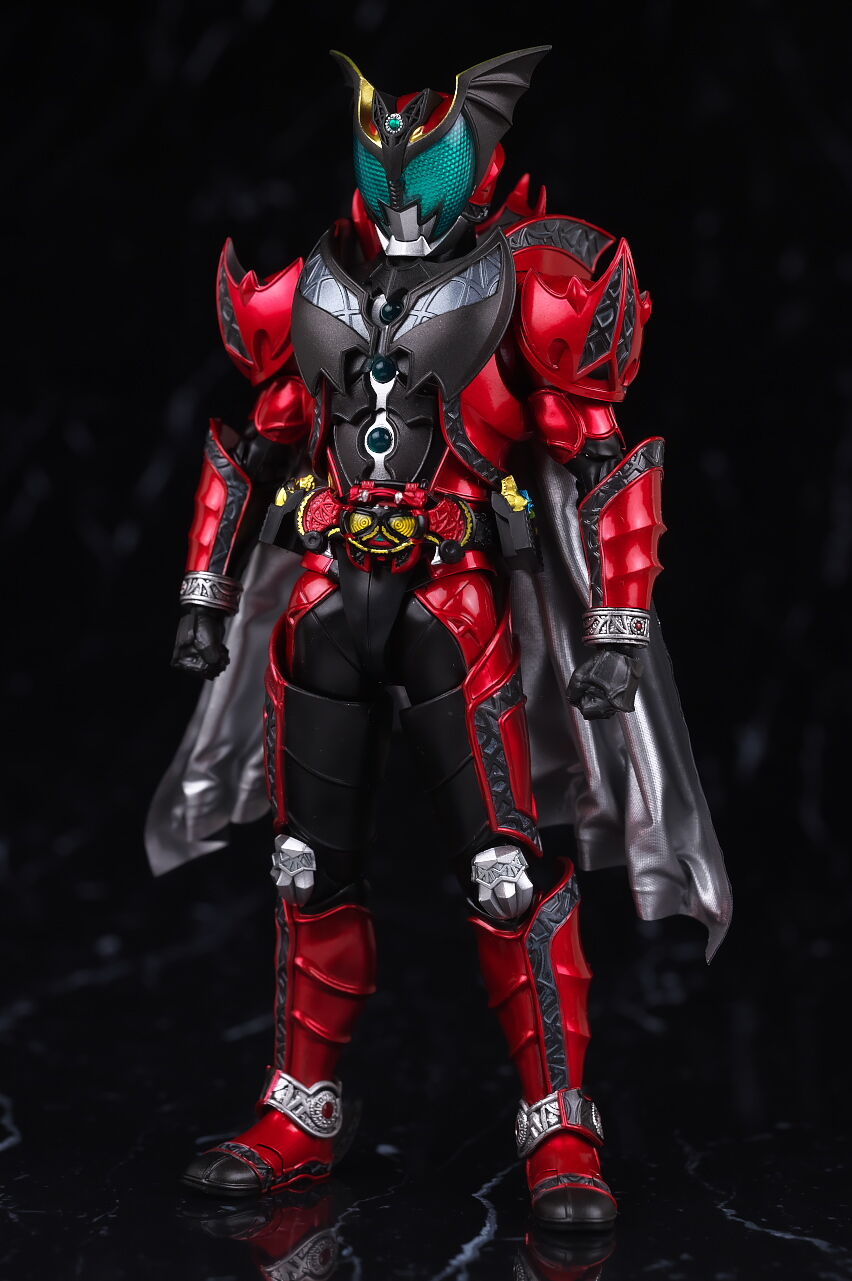 s.h.figuarts 真骨彫製法 仮面ライダー ダークキバ フィギュアーツ