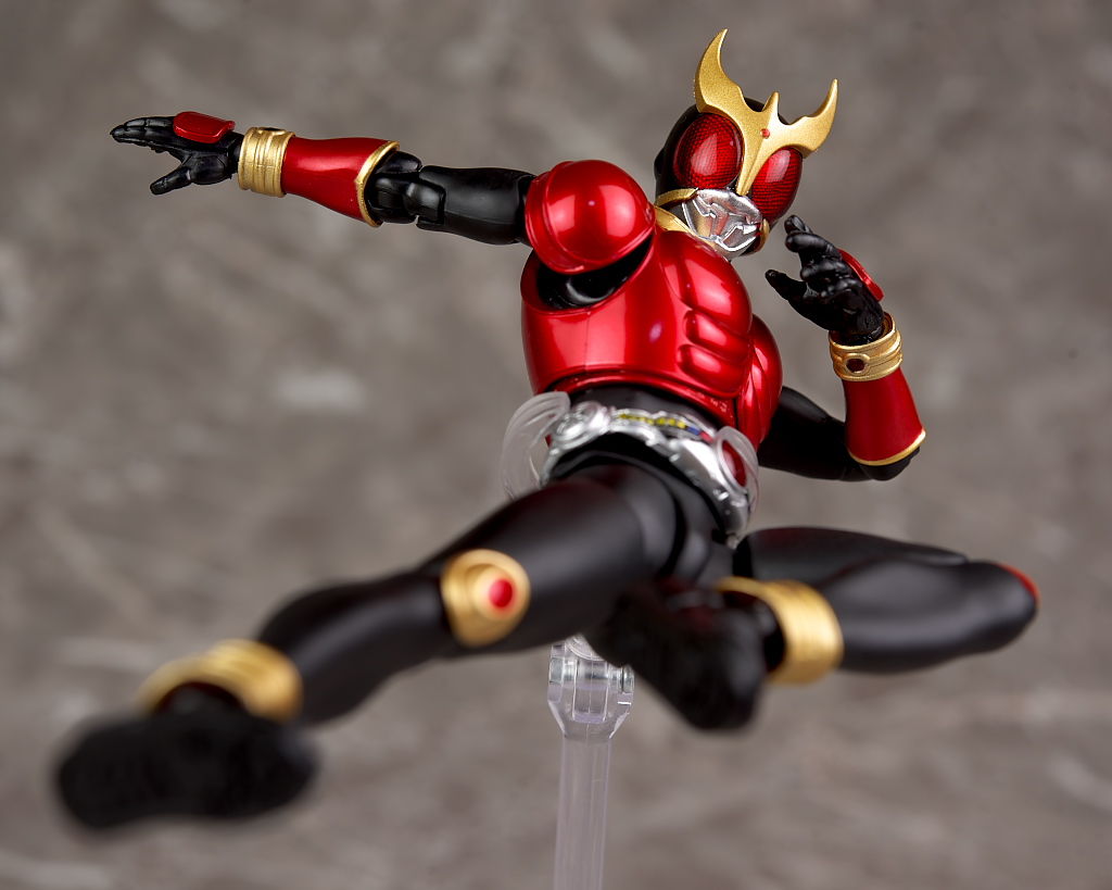 S.H.Figuarts（真骨彫製法） 仮面ライダークウガ マイティフォーム