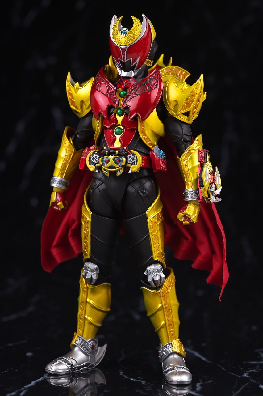 フィギュアーツ真骨彫仮面ライダーキバエンペラーフォーム