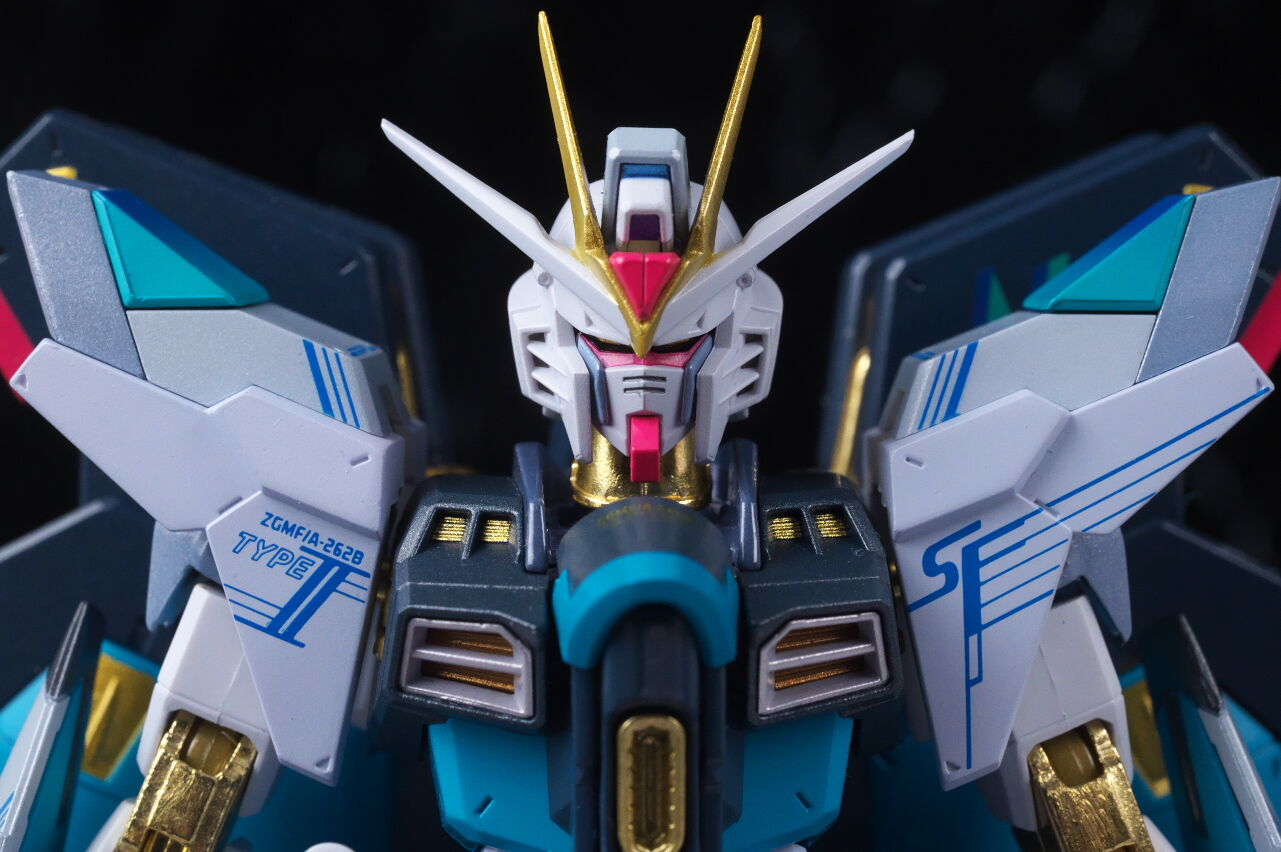 L ROBOT 魂 STRIKE FREEDOM 初音ミク Ver. Gundam x Hatsune Miku:The