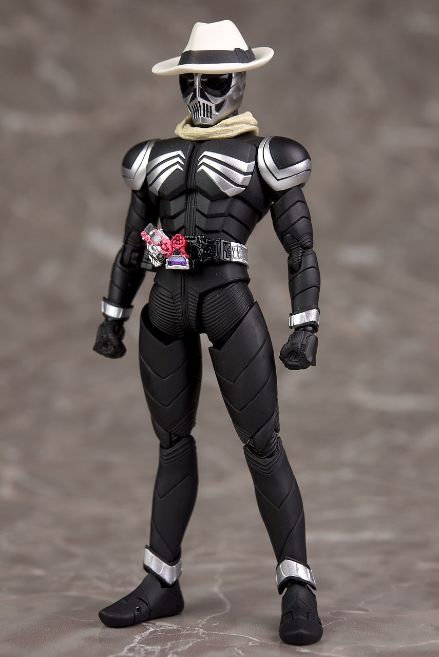 SHフィギュアーツ 真骨彫 仮面ライダースカル