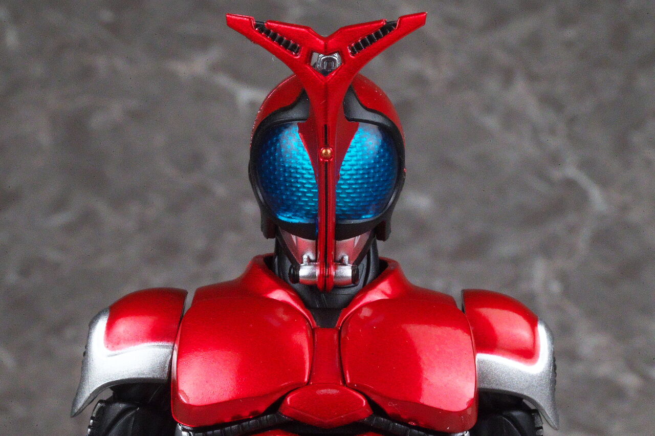 フィギュアーツ 真骨彫 仮面ライダーカブト ハイパーフォーム 10th