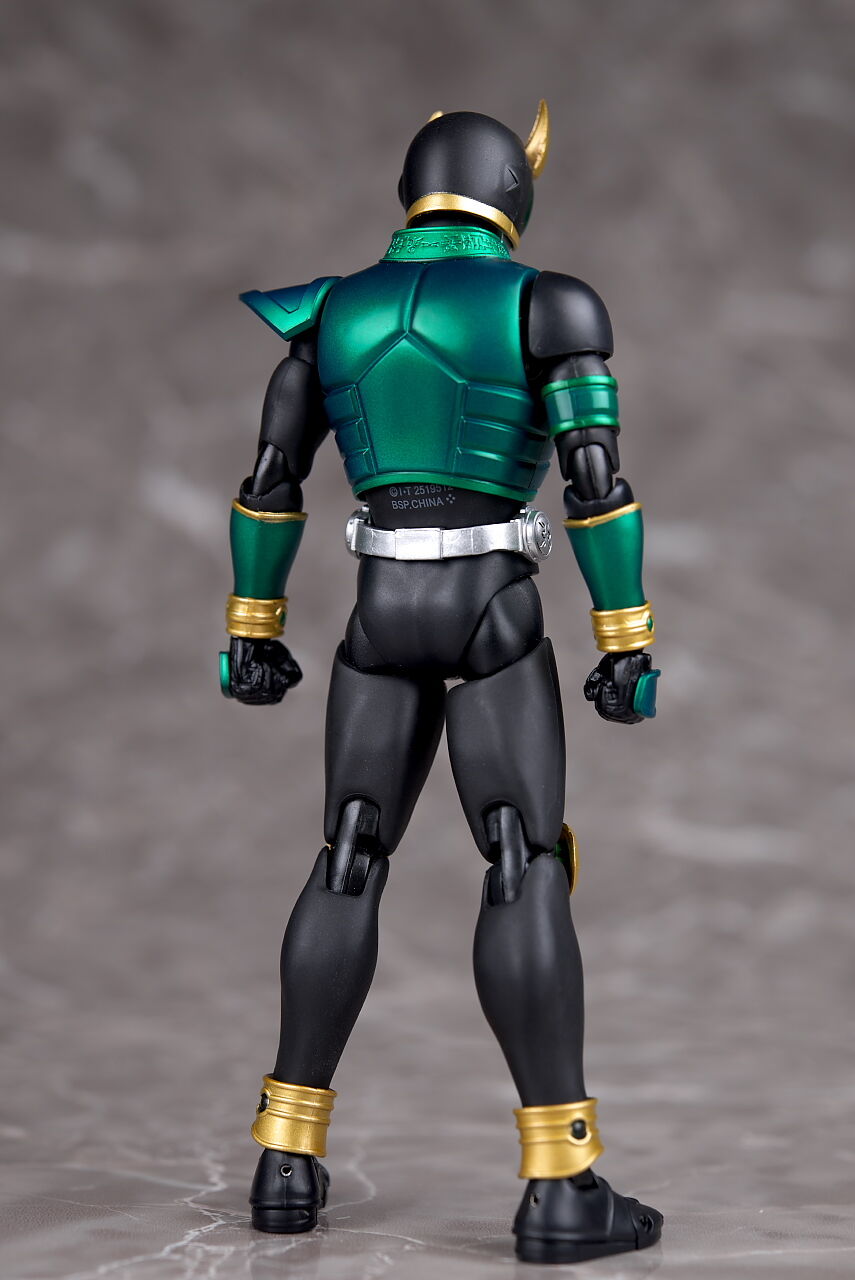 真骨彫 仮面ライダークウガ ペガサスフォーム S.H.Figuarts（真骨彫