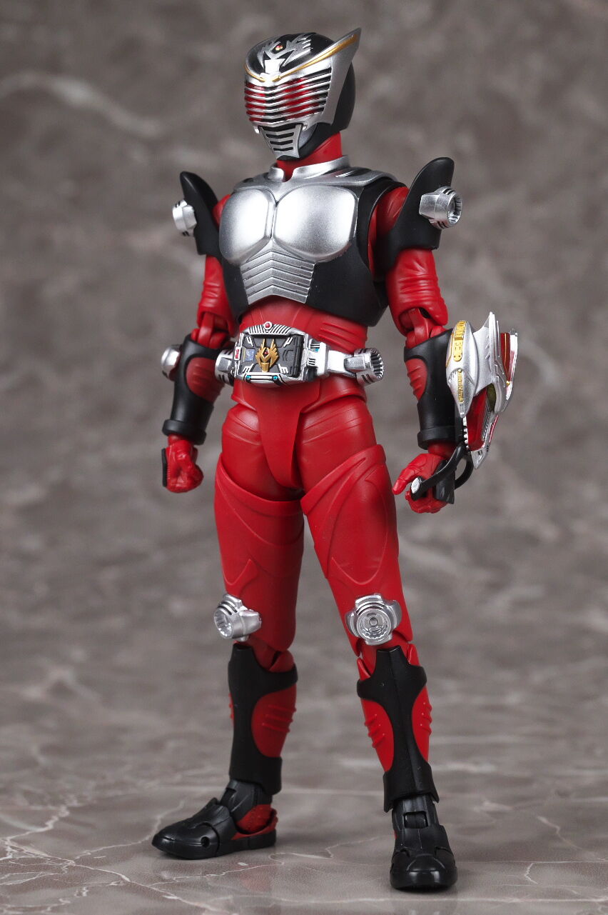 S.H.Figuarts 真骨彫製法 仮面ライダー龍騎 オリジナルスリーブ付き