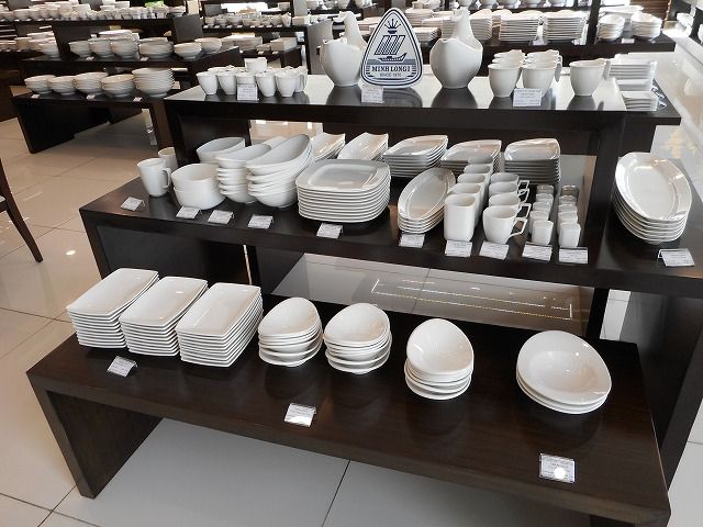 高級陶磁器ミンロンのハノイショールームのご紹介 : ハノイでまったり