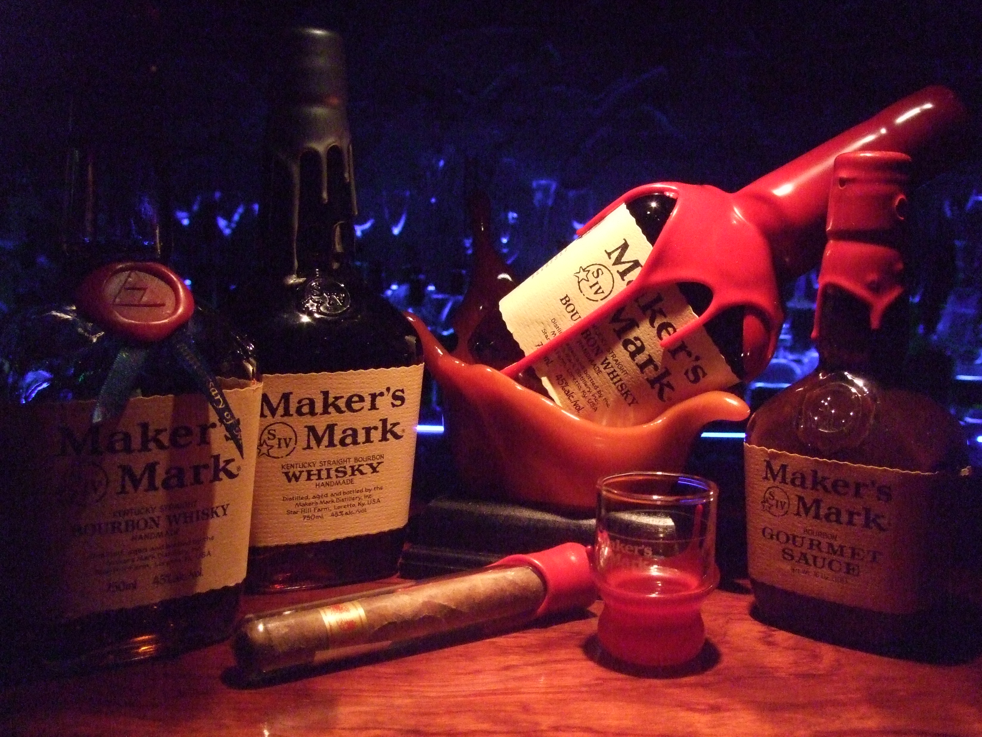 メーカーズマークの空樽、嗅いでみてください : BAR jagatkana