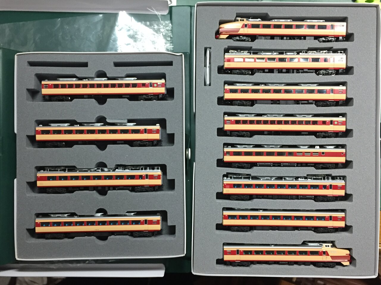 Nゲージ KATO 10-241 485系電車 初期形 (雷鳥) 8両基本セット カトー