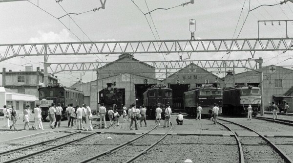 1986年、沼津機関区一般公開 : モハメイドペーパーの 何が出てくるか 2.2