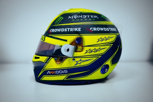 ルイス ハミルトン 1/2 ヘルメット 新品 メルセデス 2022 ベル ミニ