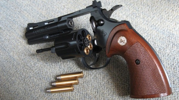 絶版 東京マルイ COLT PYTHON 357mag リアルカート・木グリ仕様 Amazon