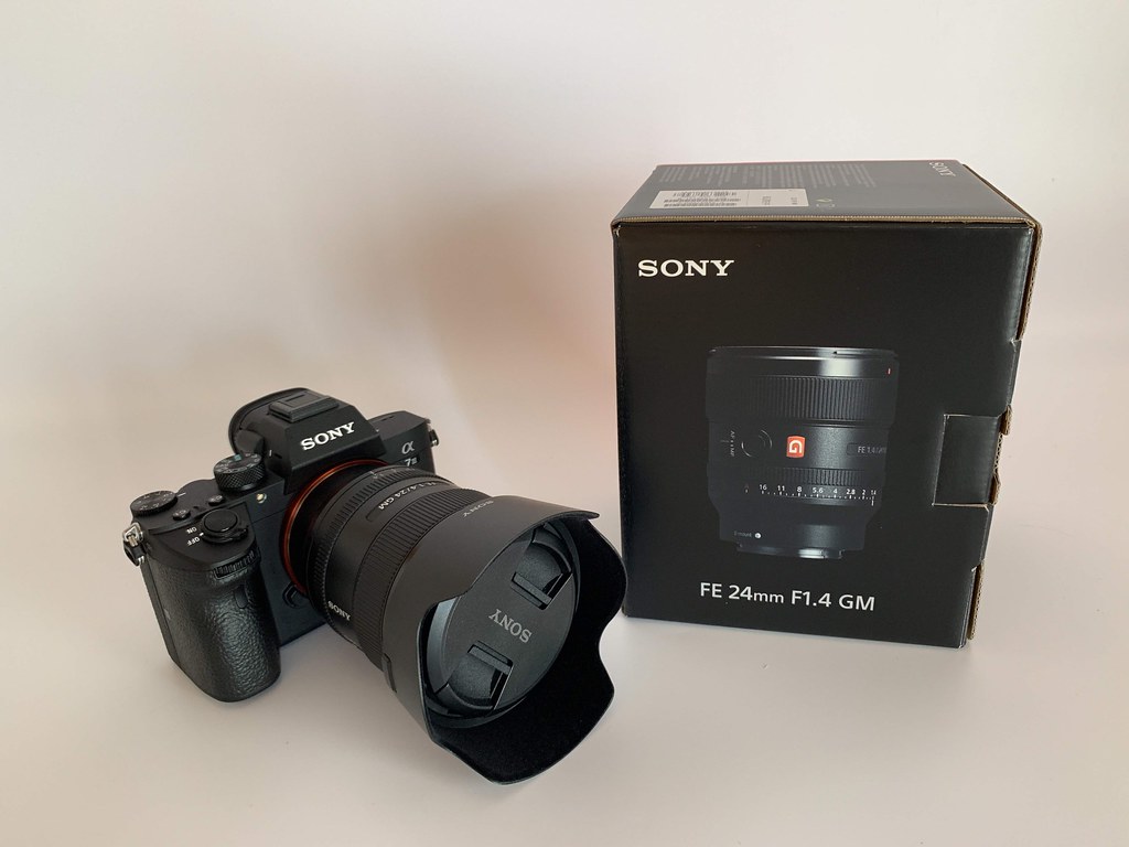 美品】SONY FE 24mmF1.4 GM SEL24F14GM レンズ Amazon.co.jp: Sony E