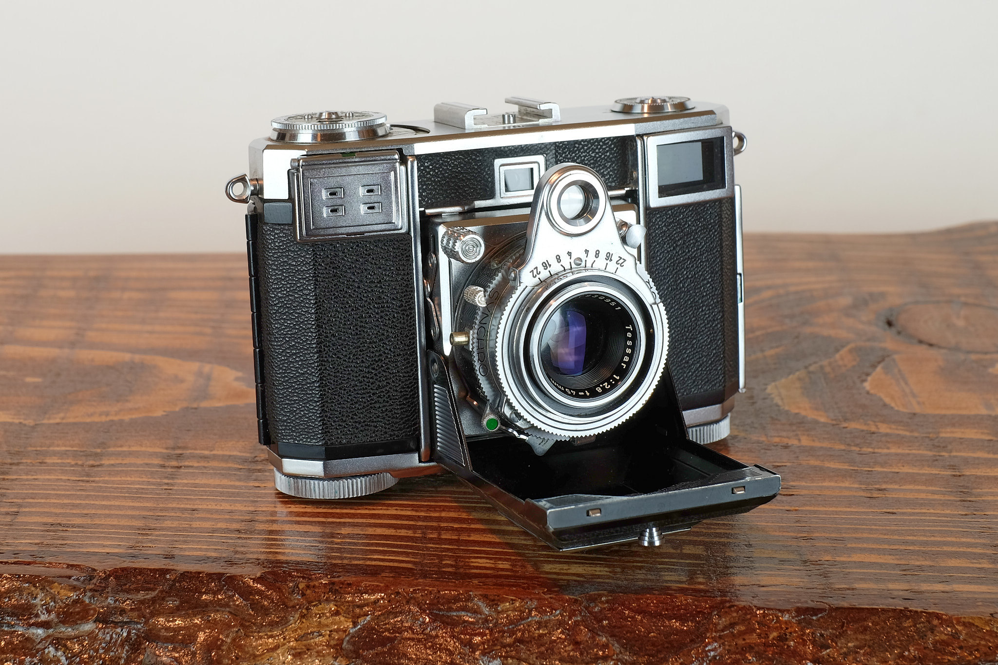 Zeiss IKON Contessa 35 circa 1955 film test - PentaxForums.com